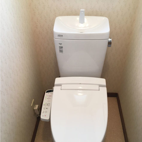トイレを交換して明るい雰囲気に💡 トイレリフォーム！
