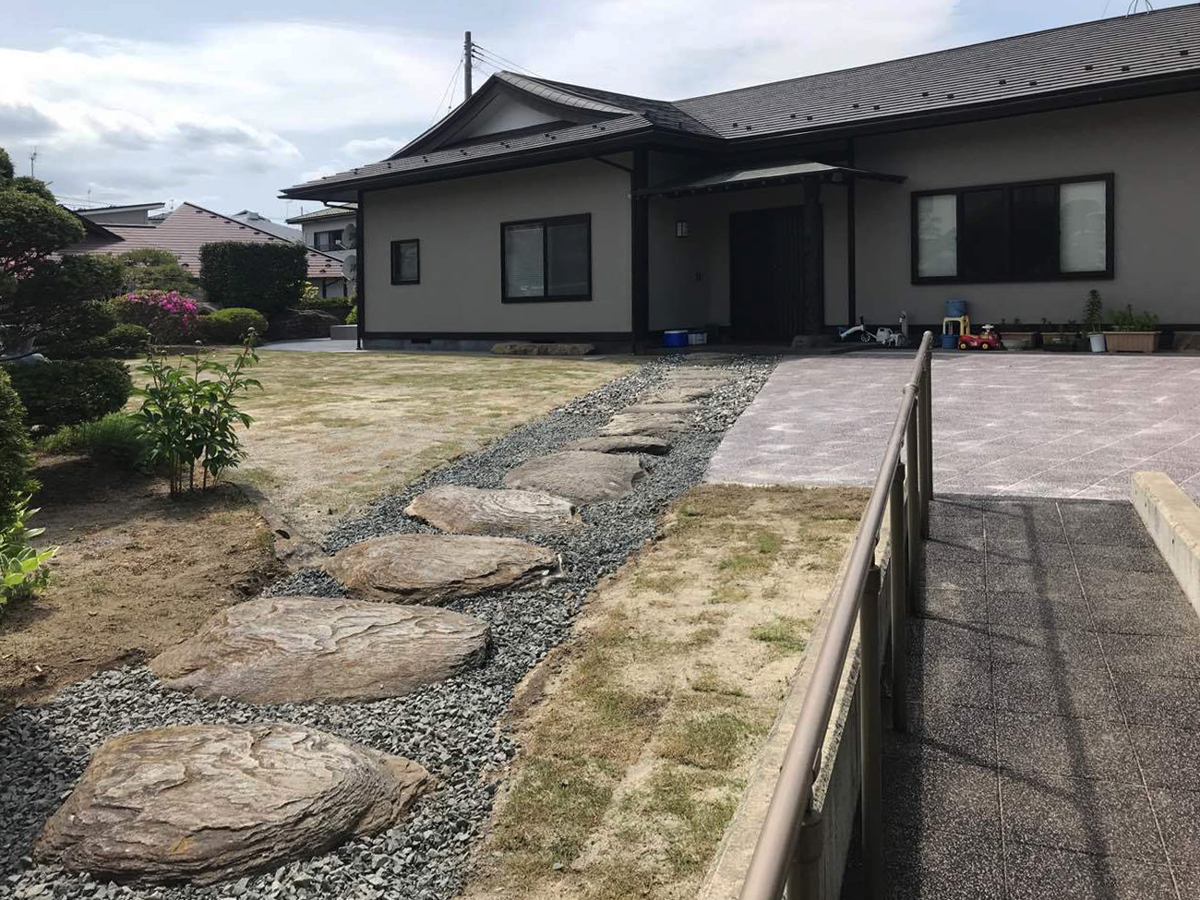 広いお庭を手入れのしやすい環境にリフォーム✨🏡