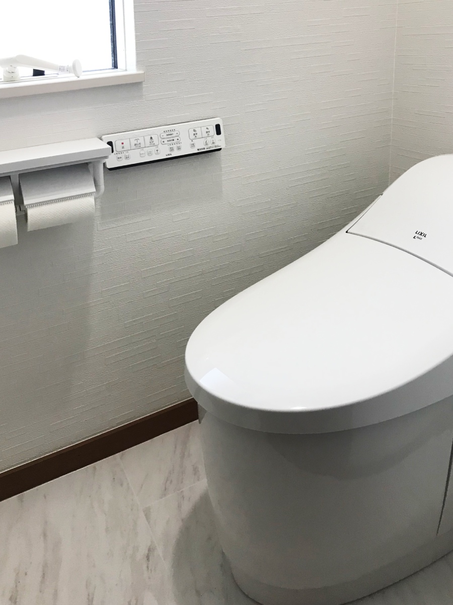 ロータンクで掃除もラクラクスッキリ、お手入れしやすいトイレに🚽