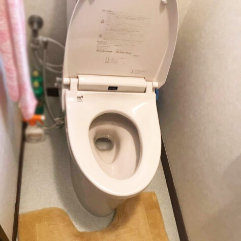 トイレリフォーム工事でお掃除ラクラク使いやすいトイレに！🚽