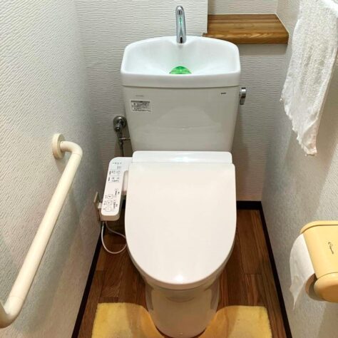 古くなったトイレを新しく、内装工事もしてすっかりリフレッシュ！