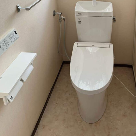 フチが無いのでお掃除らくらく🙂トイレ交換工事🚽