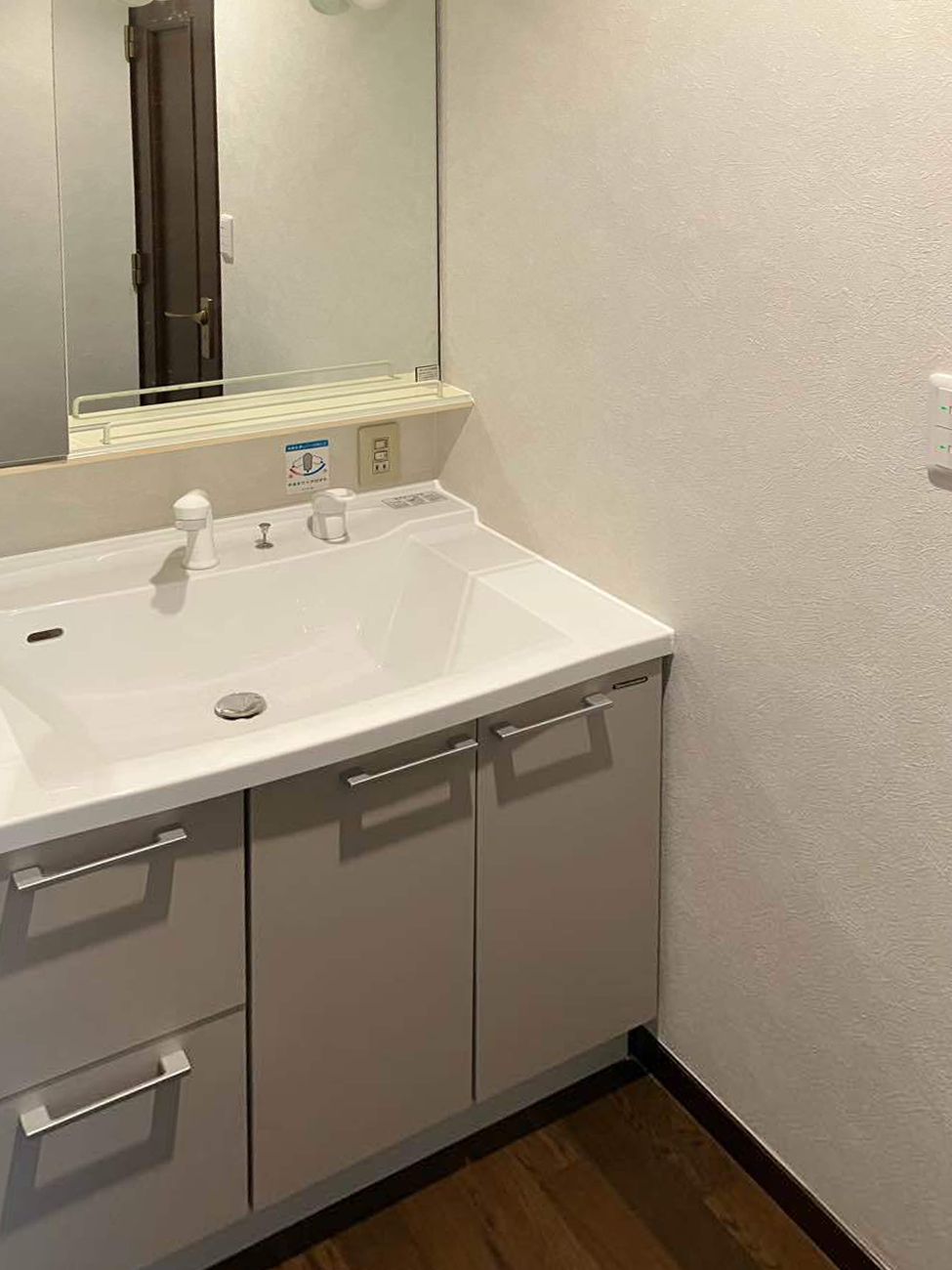 1㎝ごとのぴったりサイズが見つかる📏洗面化粧台交換工事