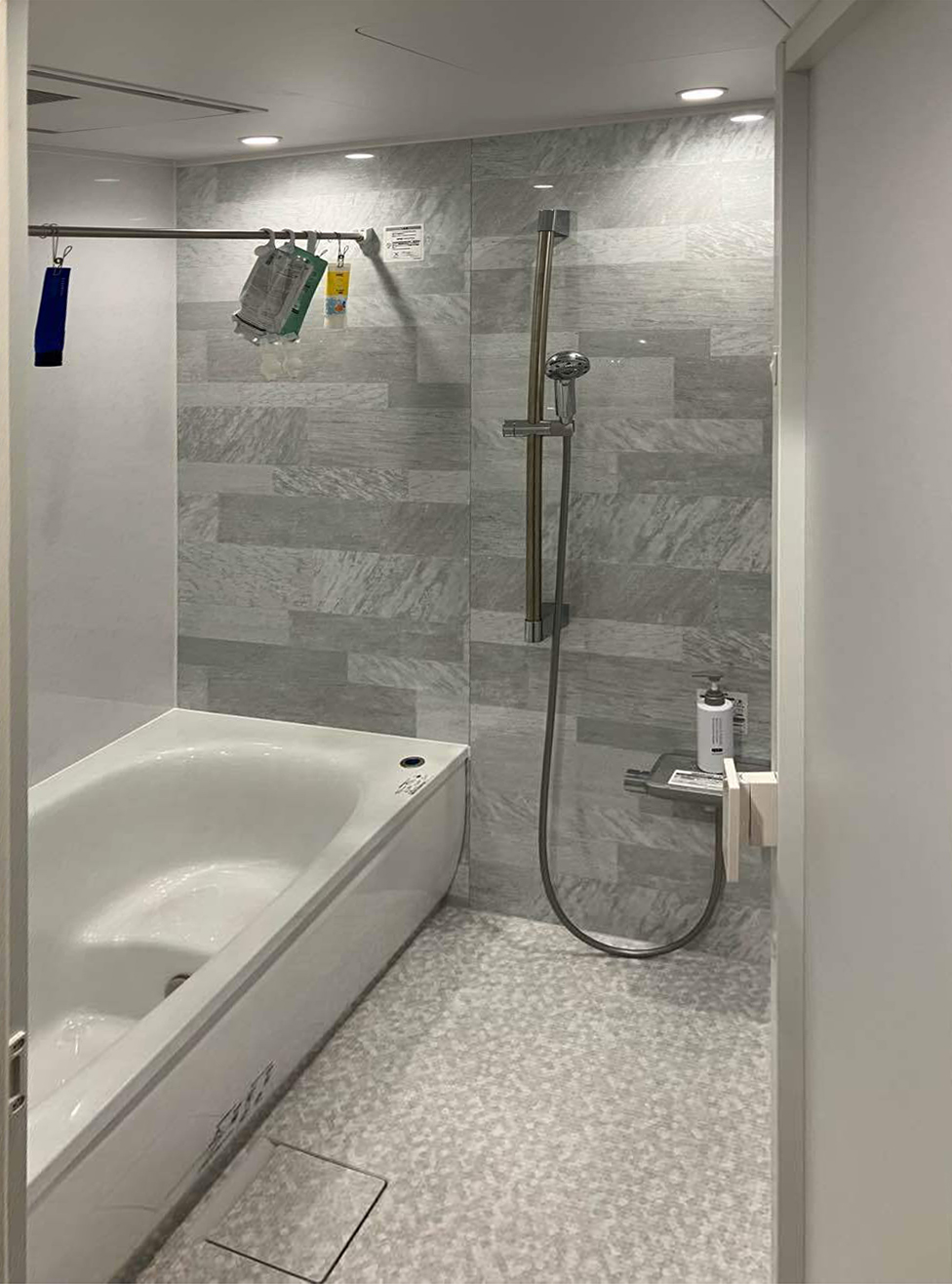 カビが気になるお風呂を綺麗に🪣浴室改修工事