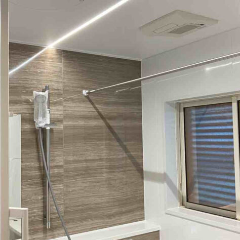 縦ライン照明で明るく💡浴室改修工事
