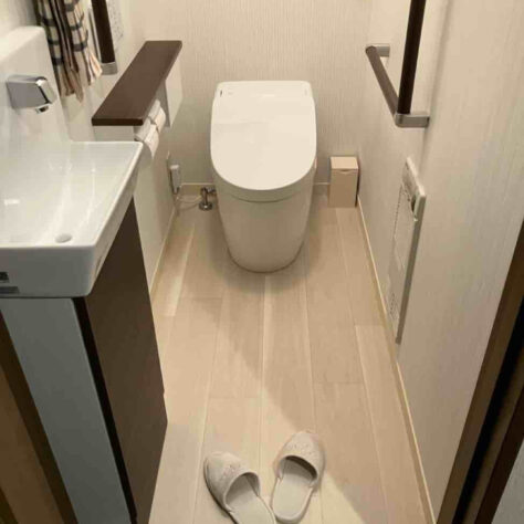 特殊な素材でお掃除楽々🧼トイレ交換工事