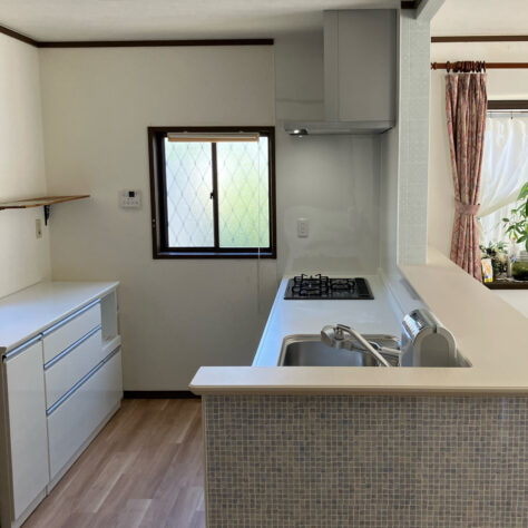 パネル設置で油汚れも拭きやすく🍳キッチン交換工事