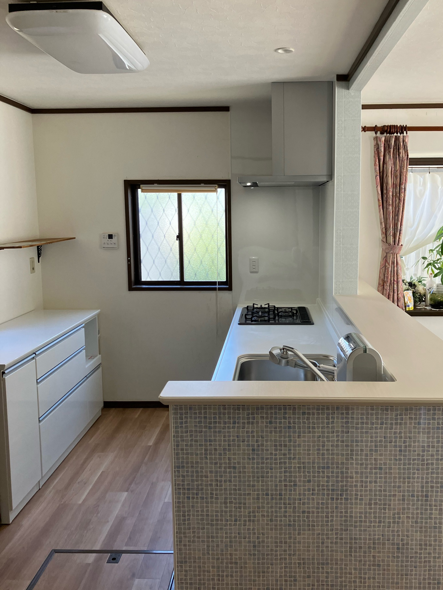 パネル設置で油汚れも拭きやすく🍳キッチン交換工事